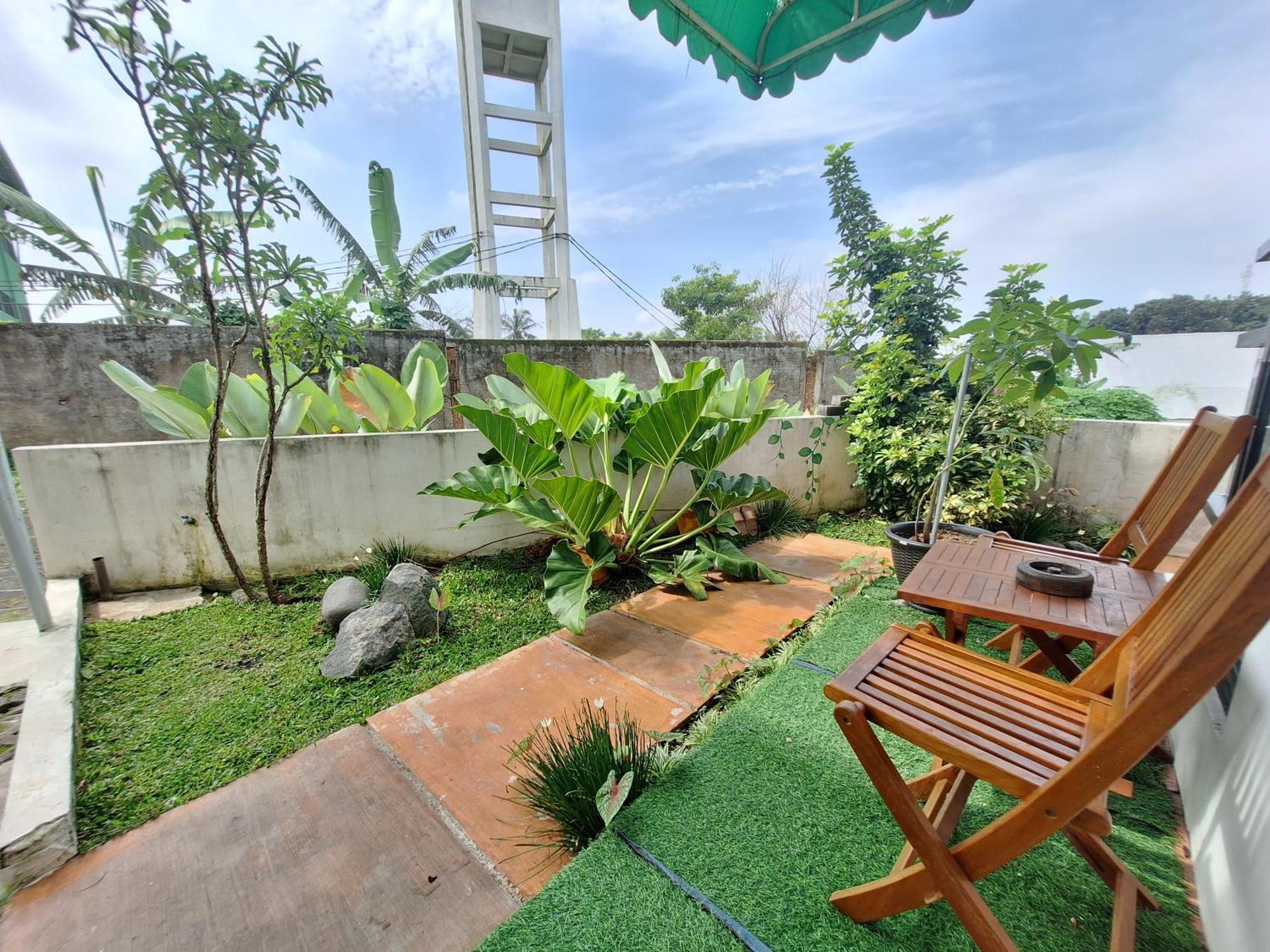 Villa Estetik Di Malang Eksteriør billede