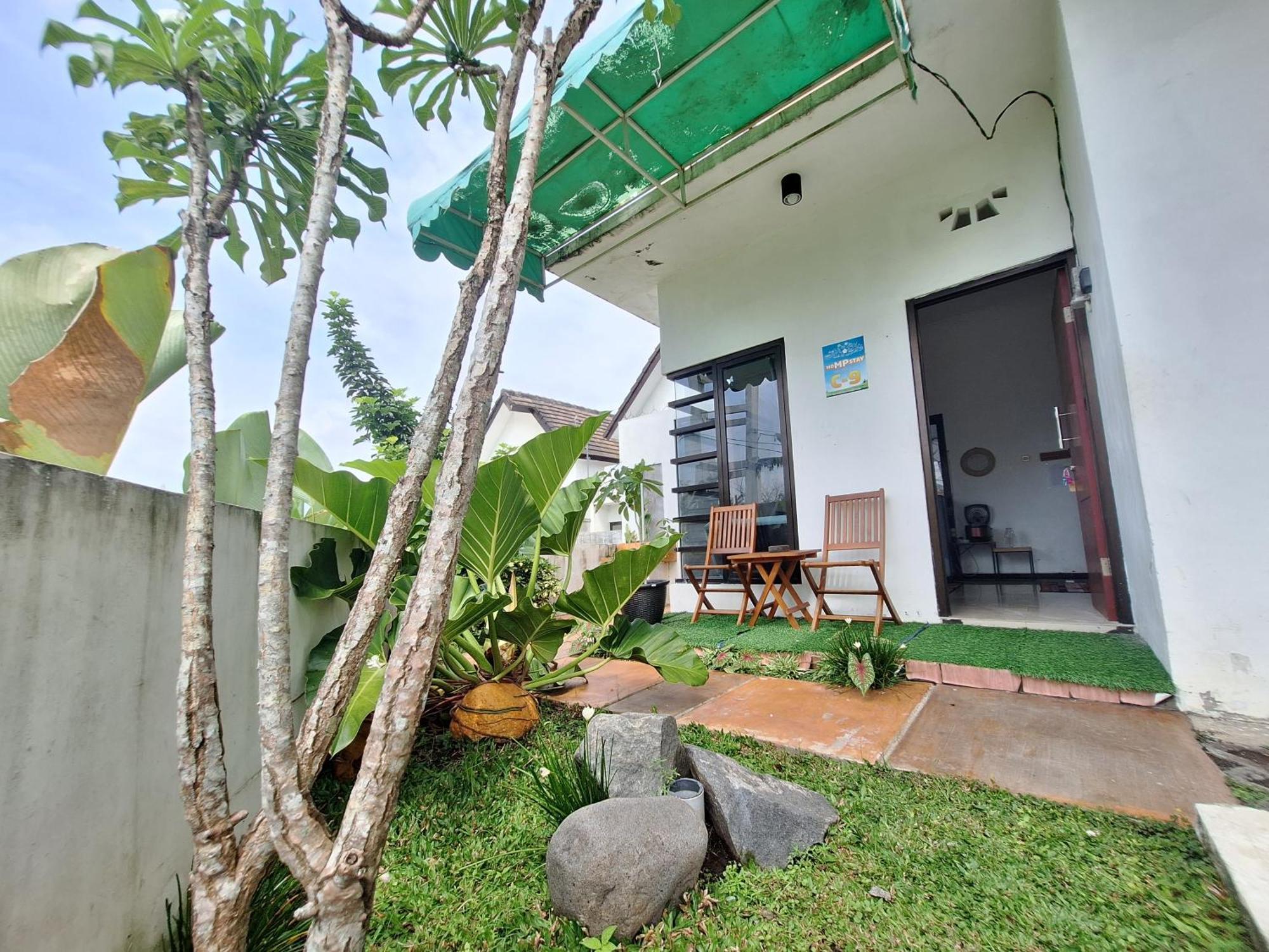 Villa Estetik Di Malang Eksteriør billede
