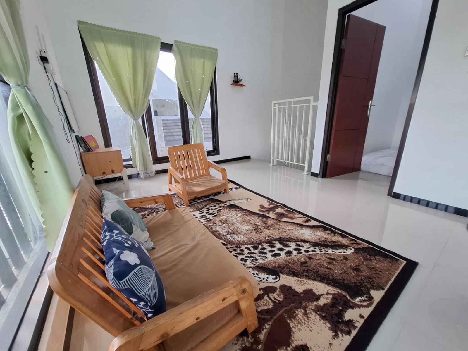 Villa Estetik Di Malang Eksteriør billede